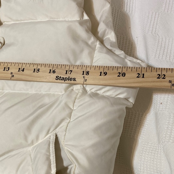 J CREW SIZE L DOWN PUFFER VEST CREAM IVORY WHITE WITH REAL FUR HOOD - Picture 11 of 12